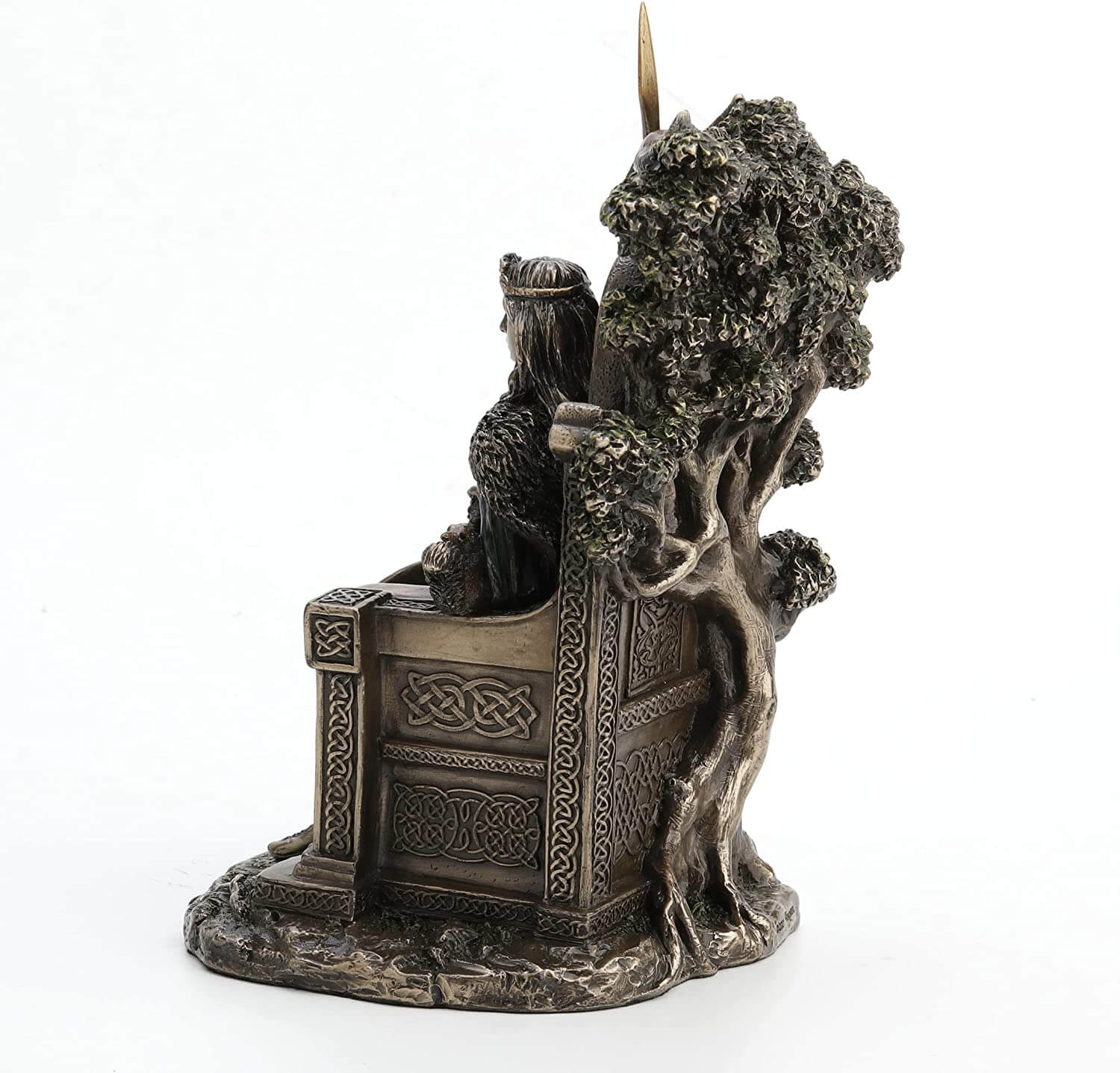 Celtic Queen Medb of Connacht Figurine - Image 3