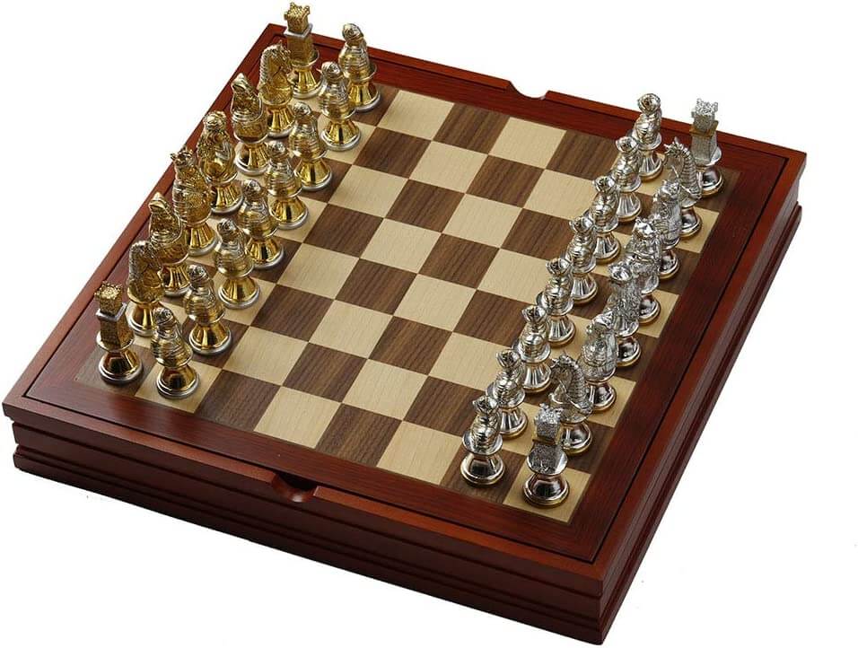 Medieval Crusades Chess Set with Board - Image 2