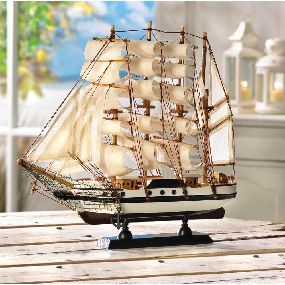 Passat Ship Model Figurine - Image 2